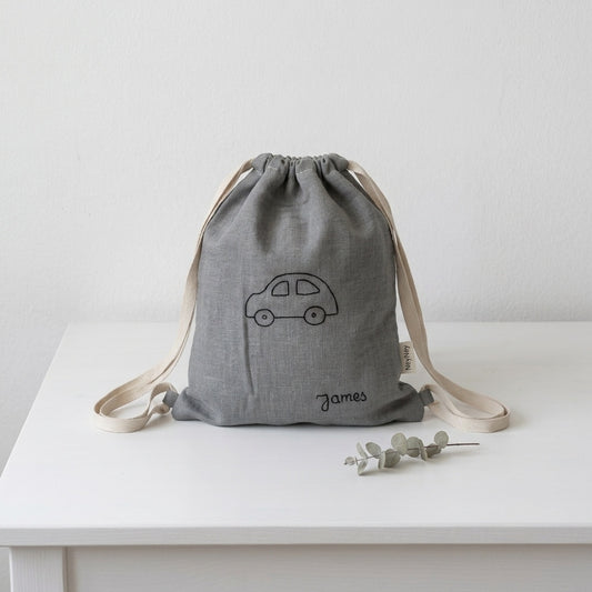 Saculet personalizat cu nume si broderie aerisita/pe contur