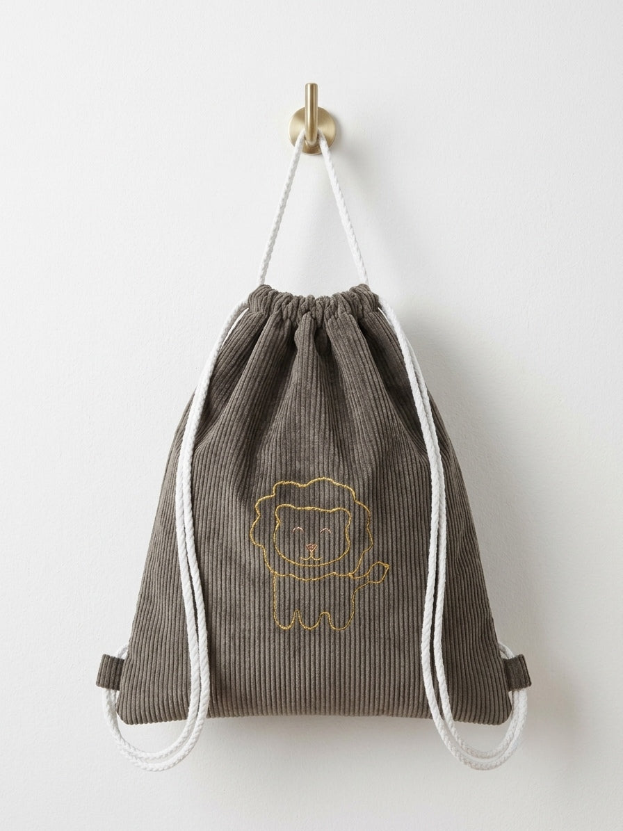 Saculet personalizat cu nume si broderie aerisita/pe contur
