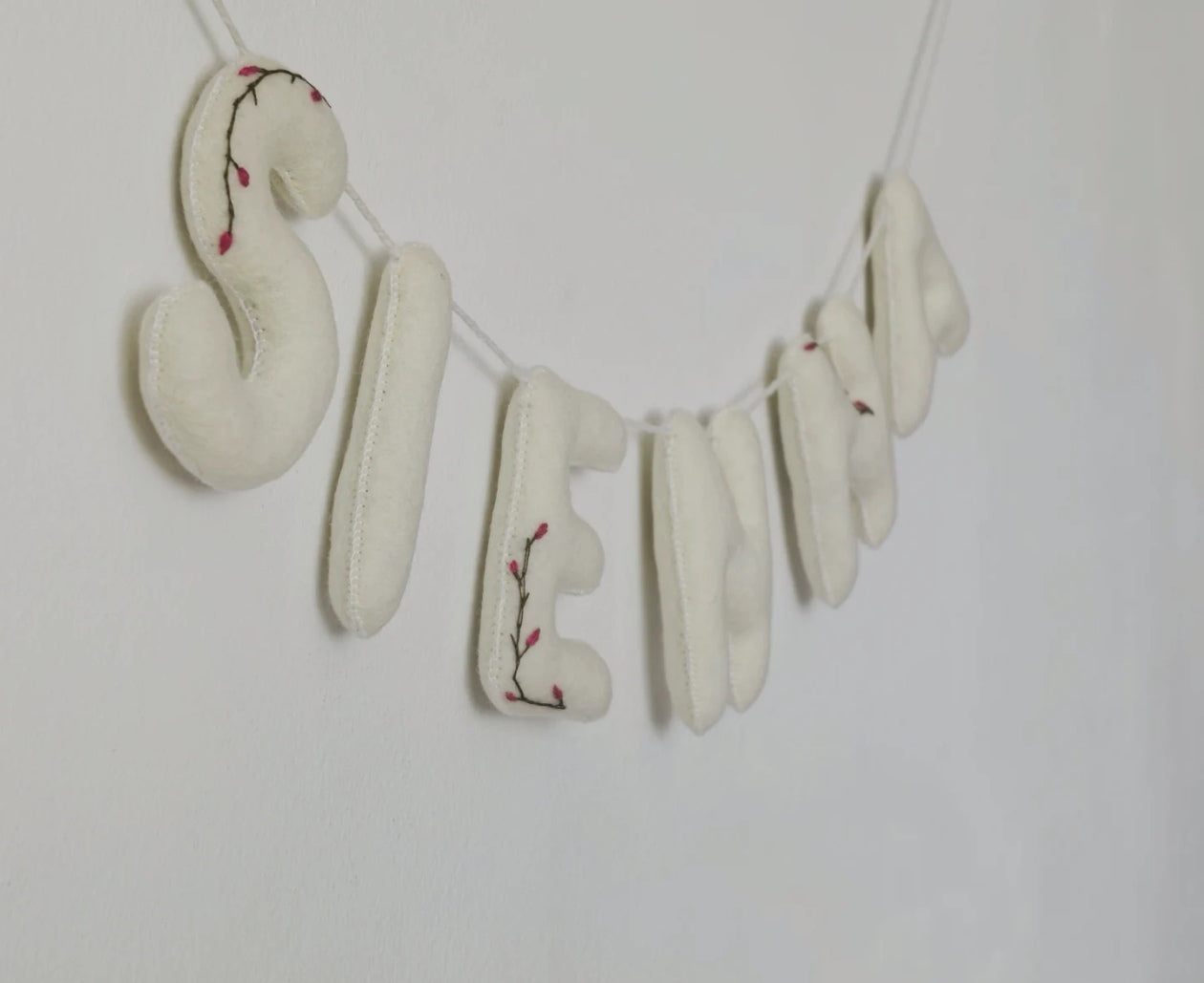 Ghirlandă "Embroidery Bloom"